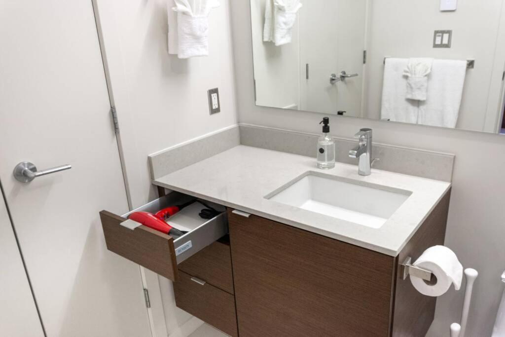 Clean 3Rd Floor Executive 1 Bedroom Apt In Old Town China Town Victoria Buitenkant foto